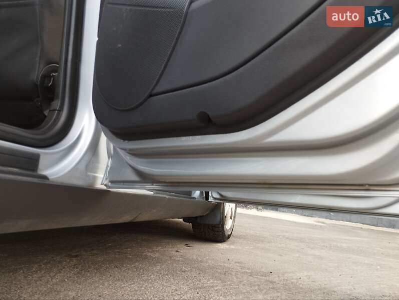 Хэтчбек SEAT Toledo 2008 в Каневе