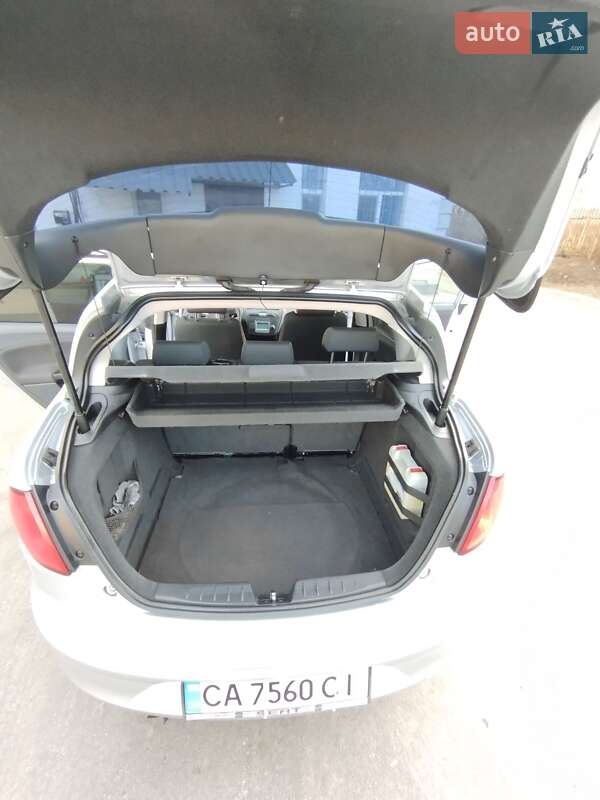 Хэтчбек SEAT Toledo 2008 в Каневе