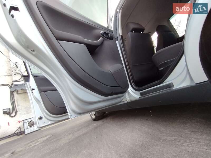 Хэтчбек SEAT Toledo 2008 в Каневе