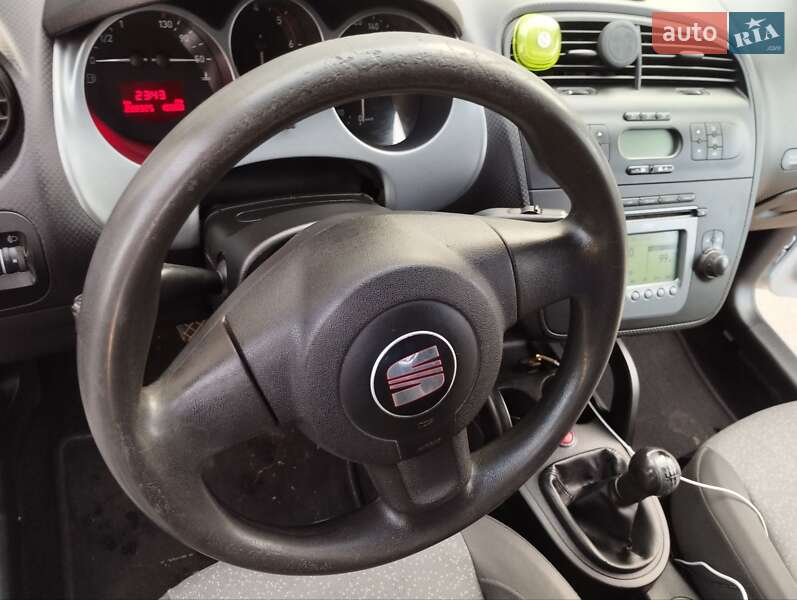 Хэтчбек SEAT Toledo 2008 в Каневе