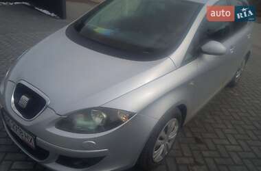 Хэтчбек SEAT Toledo 2005 в 