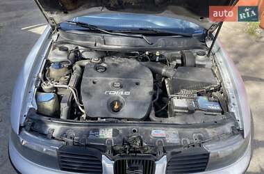 Седан SEAT Toledo 2000 в 