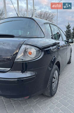 Хэтчбек SEAT Toledo 2006 в 