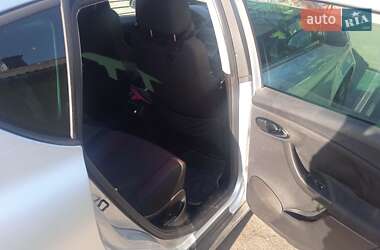 Хэтчбек SEAT Toledo 2005 в 