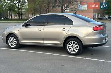 Лифтбек SEAT Toledo 2014 в 