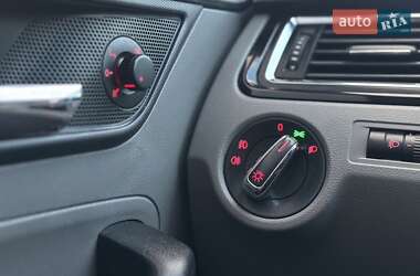 Лифтбек SEAT Toledo 2014 в 