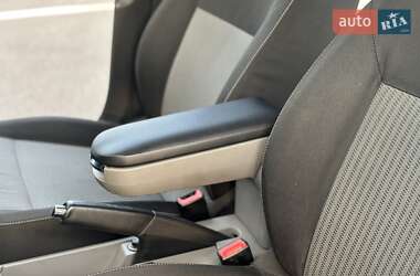 Лифтбек SEAT Toledo 2014 в 