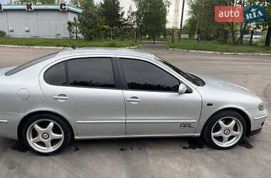 Седан SEAT Toledo 2001 в 