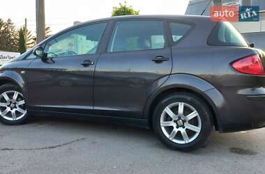 Хэтчбек SEAT Toledo 2005 в 