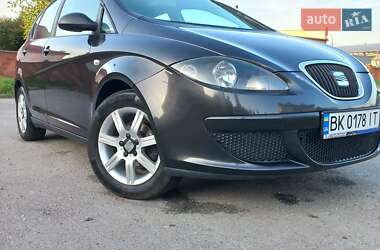 Хэтчбек SEAT Toledo 2005 в 