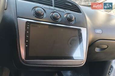Хэтчбек SEAT Toledo 2005 в 