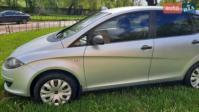 Хэтчбек SEAT Toledo 2008 в Калуше