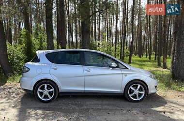 Хэтчбек SEAT Toledo 2005 в 