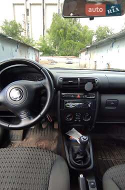 Седан SEAT Toledo 2003 в 
