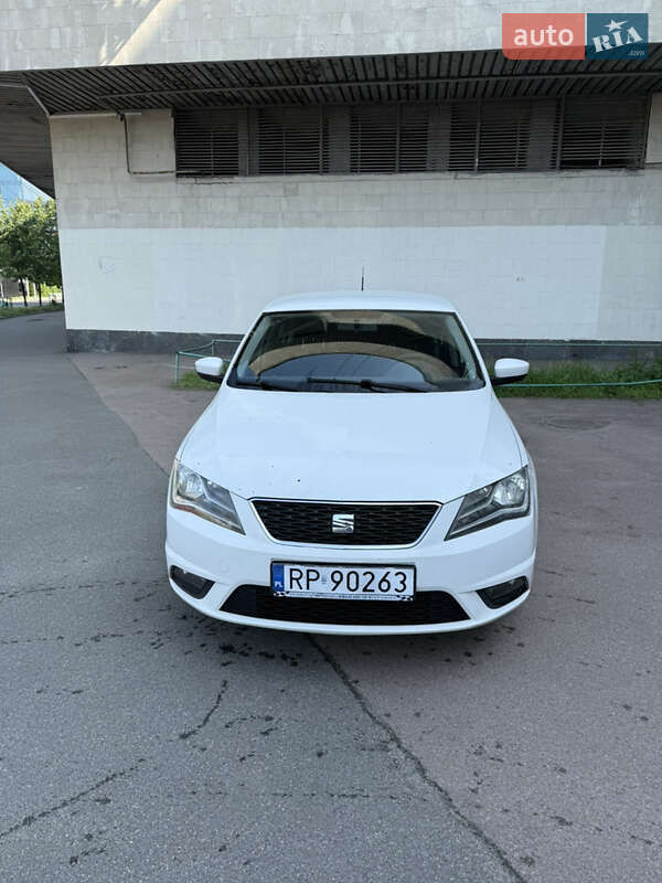 Лифтбек SEAT Toledo 2014 в 