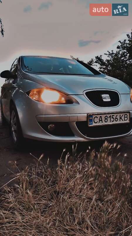 Хэтчбек SEAT Toledo 2008 в 