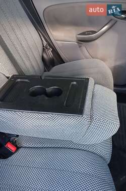 Хэтчбек SEAT Toledo 2006 в 