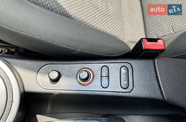 Хэтчбек SEAT Toledo 2005 в 