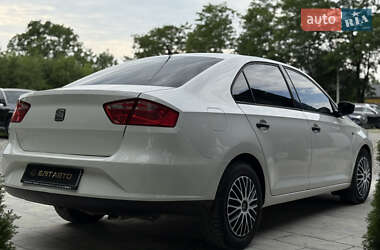 Лифтбек SEAT Toledo 2013 в 