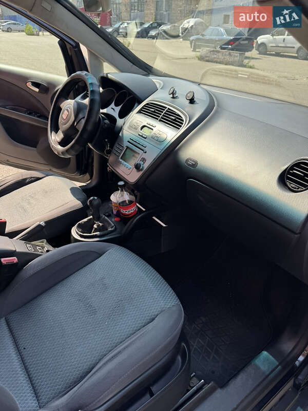 Хэтчбек SEAT Toledo 2008 в Киеве