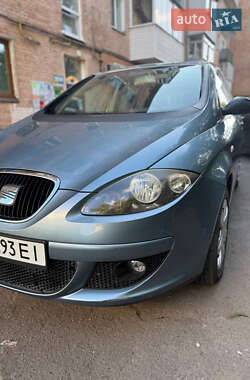 Хэтчбек SEAT Toledo 2005 в 