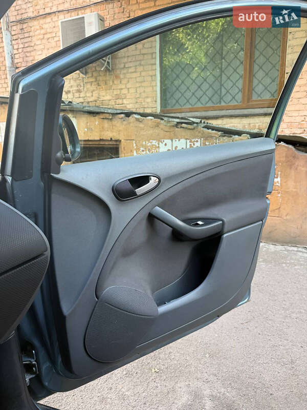 Хэтчбек SEAT Toledo 2005 в Ровно