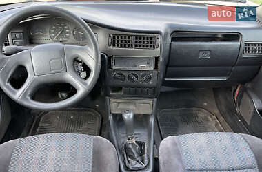 Седан SEAT Toledo 1995 в 