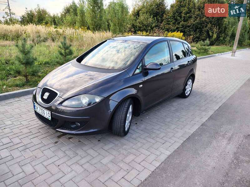 Хэтчбек SEAT Toledo 2005 в 