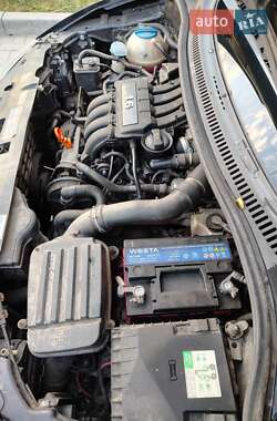 Хэтчбек SEAT Toledo 2005 в 