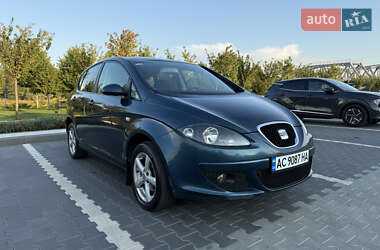 Хэтчбек SEAT Toledo 2004 в 