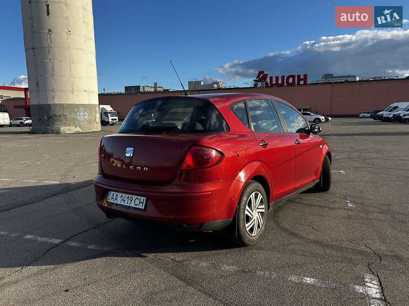 Хэтчбек SEAT Toledo 2008 в Киеве