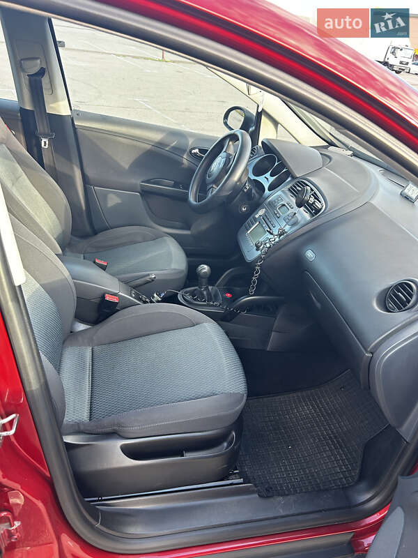 Хэтчбек SEAT Toledo 2008 в Киеве