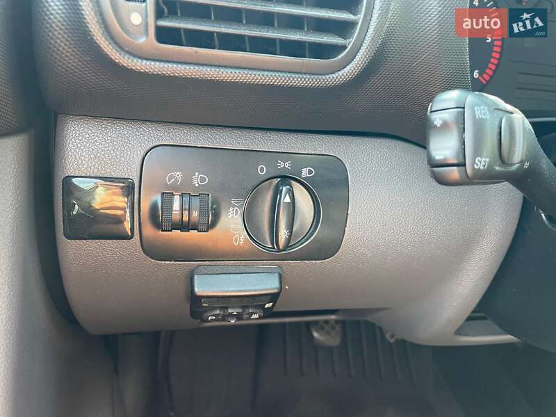 Седан SEAT Toledo 2003 в Стрые фото 15 Седан SEAT Toledo 2003 в Стрые