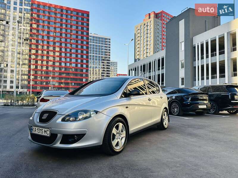 Хэтчбек SEAT Toledo 2006 в 