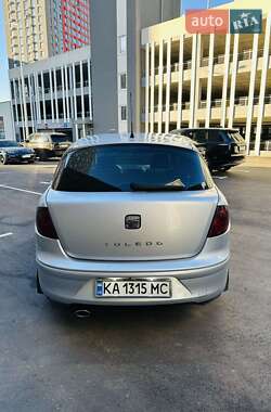 Хэтчбек SEAT Toledo 2006 в 