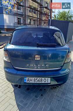 Хэтчбек SEAT Toledo 2006 в 