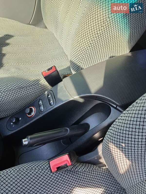 Хетчбек SEAT Toledo 2006 в Черкасах