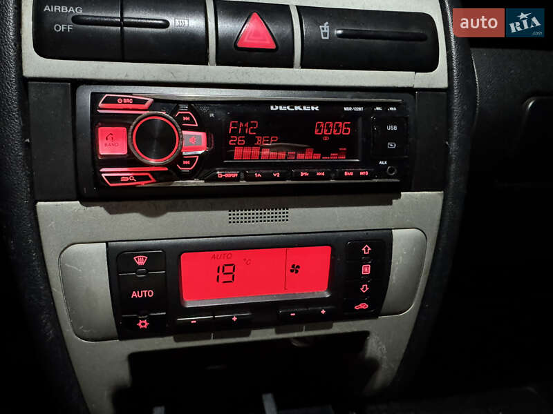 Седан SEAT Toledo 2004 в Киеве