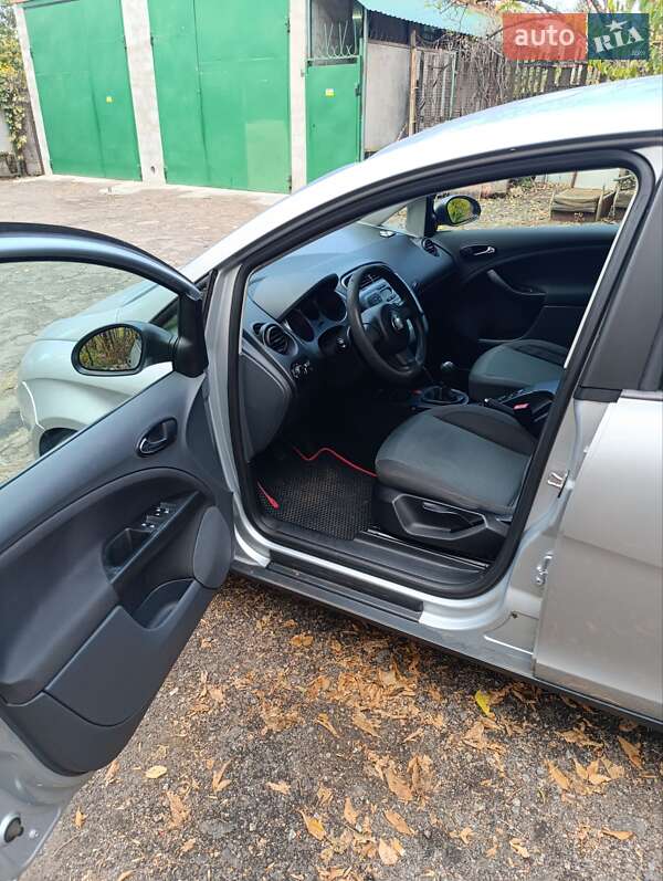 Хетчбек SEAT Toledo 2008 в Дніпрі фото 6 Хетчбек SEAT Toledo 2008 в Дніпрі
