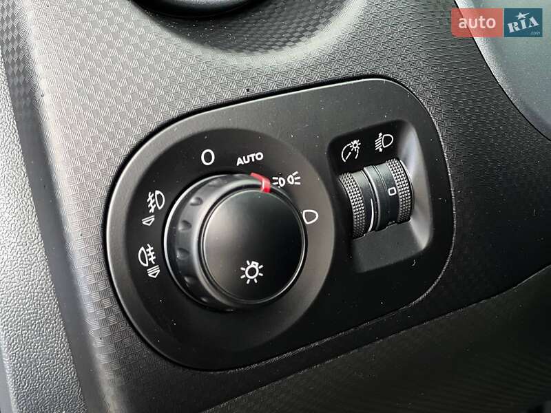Хэтчбек SEAT Toledo 2006 в Киеве