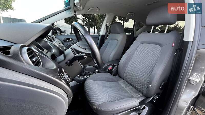 Хэтчбек SEAT Toledo 2006 в Киеве