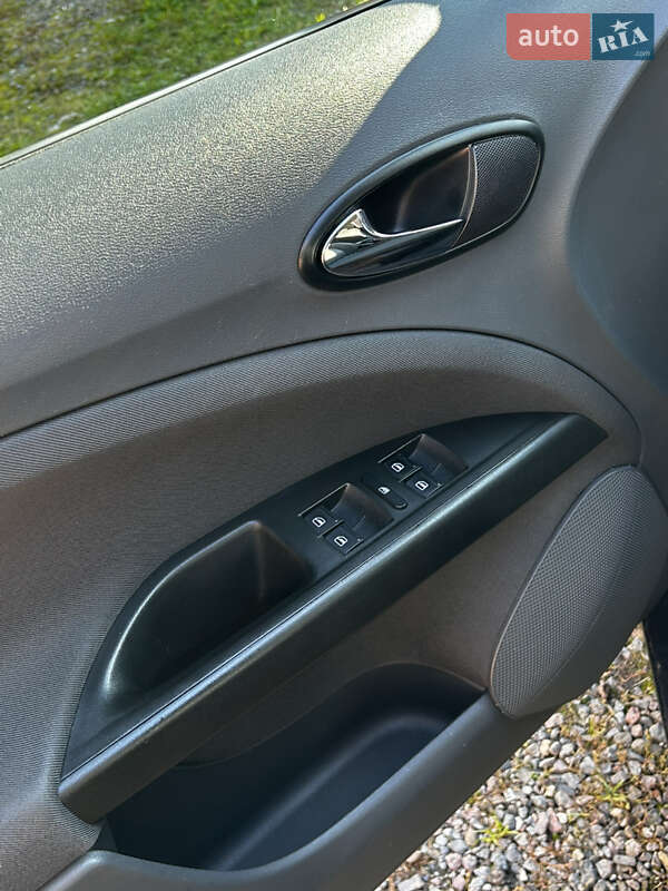 Хетчбек SEAT Toledo 2008 в Львові
