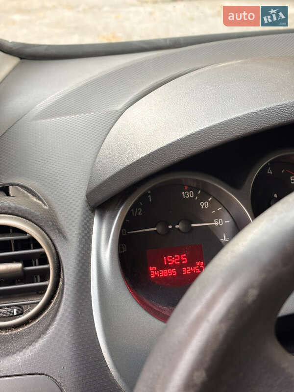 Хэтчбек SEAT Toledo 2008 в Ивано-Франковске фото 6 Хэтчбек SEAT Toledo 2008 в Ивано-Франковске