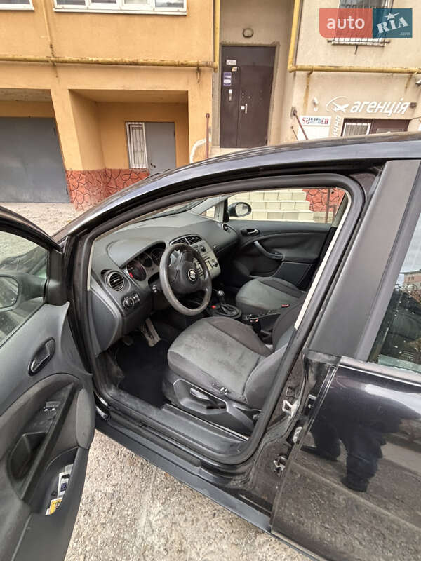 Хэтчбек SEAT Toledo 2008 в Ивано-Франковске фото 5 Хэтчбек SEAT Toledo 2008 в Ивано-Франковске