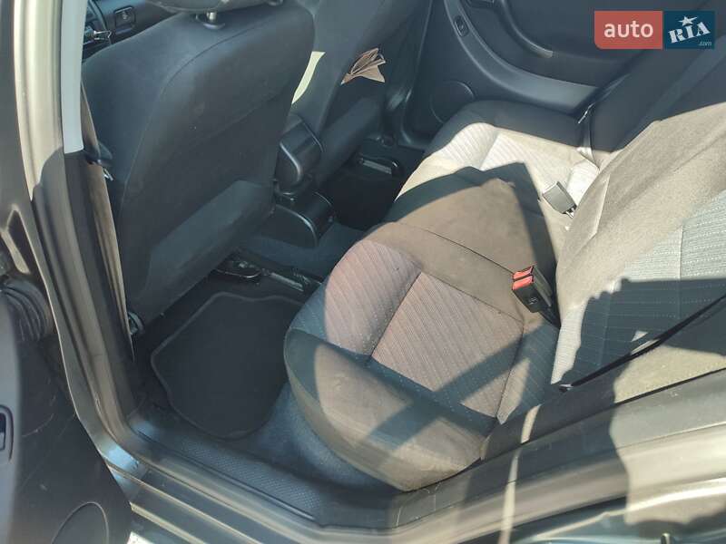 Седан SEAT Toledo 2002 в Дніпрі фото 4 Седан SEAT Toledo 2002 в Дніпрі