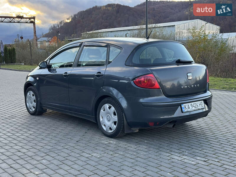 Хетчбек SEAT Toledo 2008 в Долині