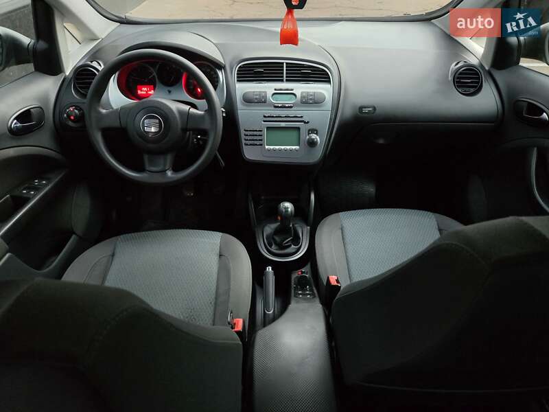 Хэтчбек SEAT Toledo 2008 в Киеве