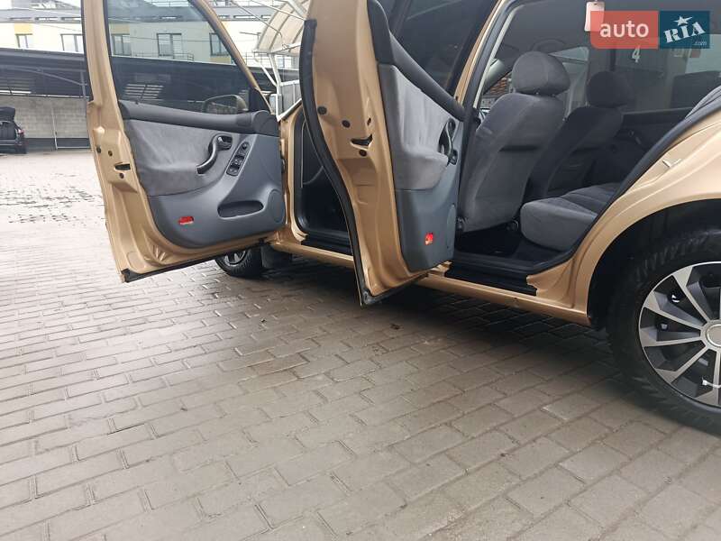 Седан SEAT Toledo 2001 в Тернополі