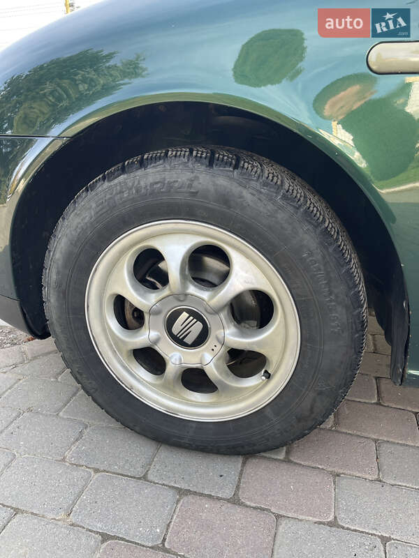 Седан SEAT Toledo 2001 в Черновцах