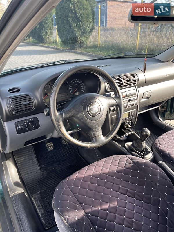 Седан SEAT Toledo 2001 в Черновцах